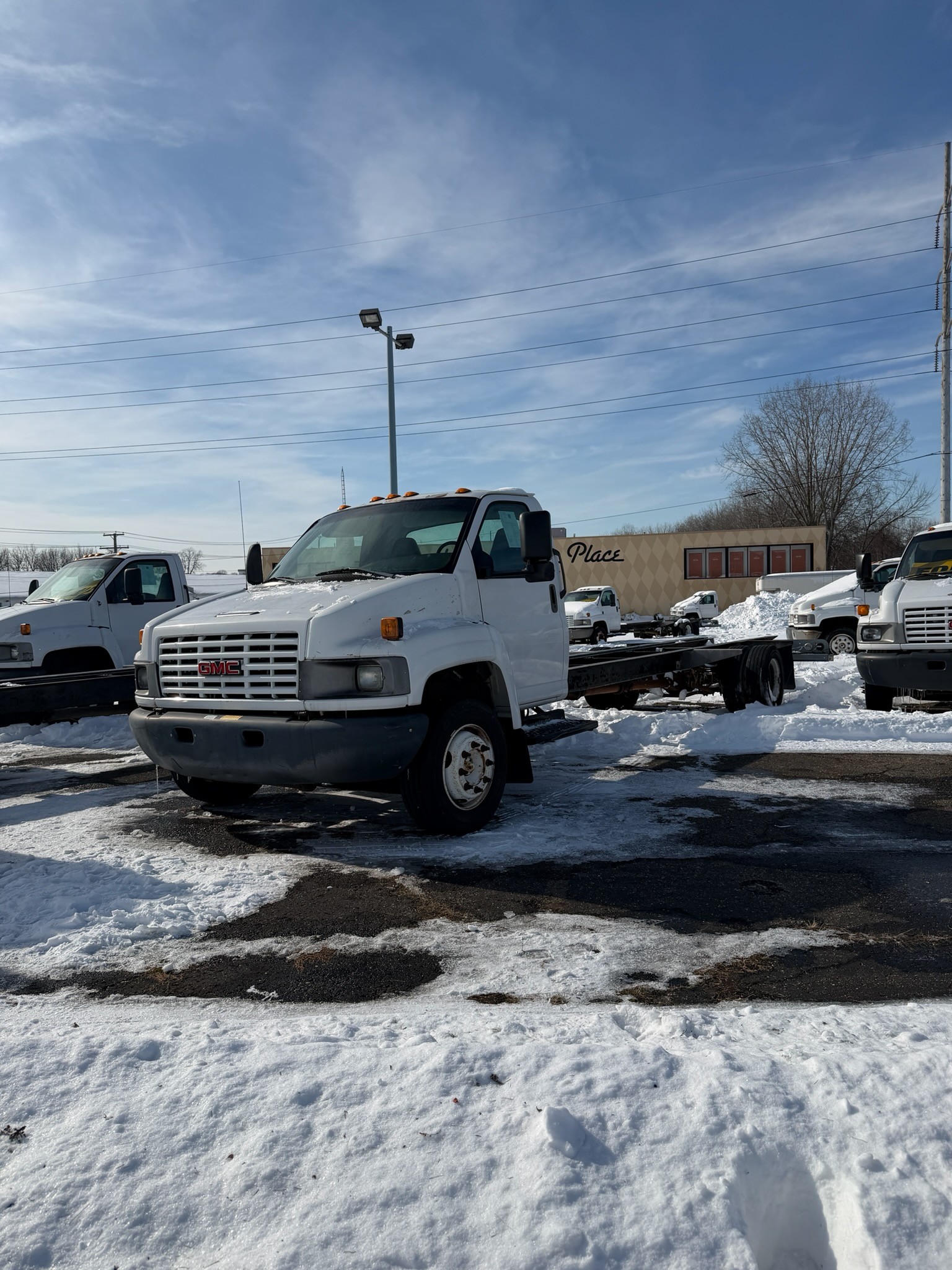 Used 2005 26 ' Cab and Chassis for sale