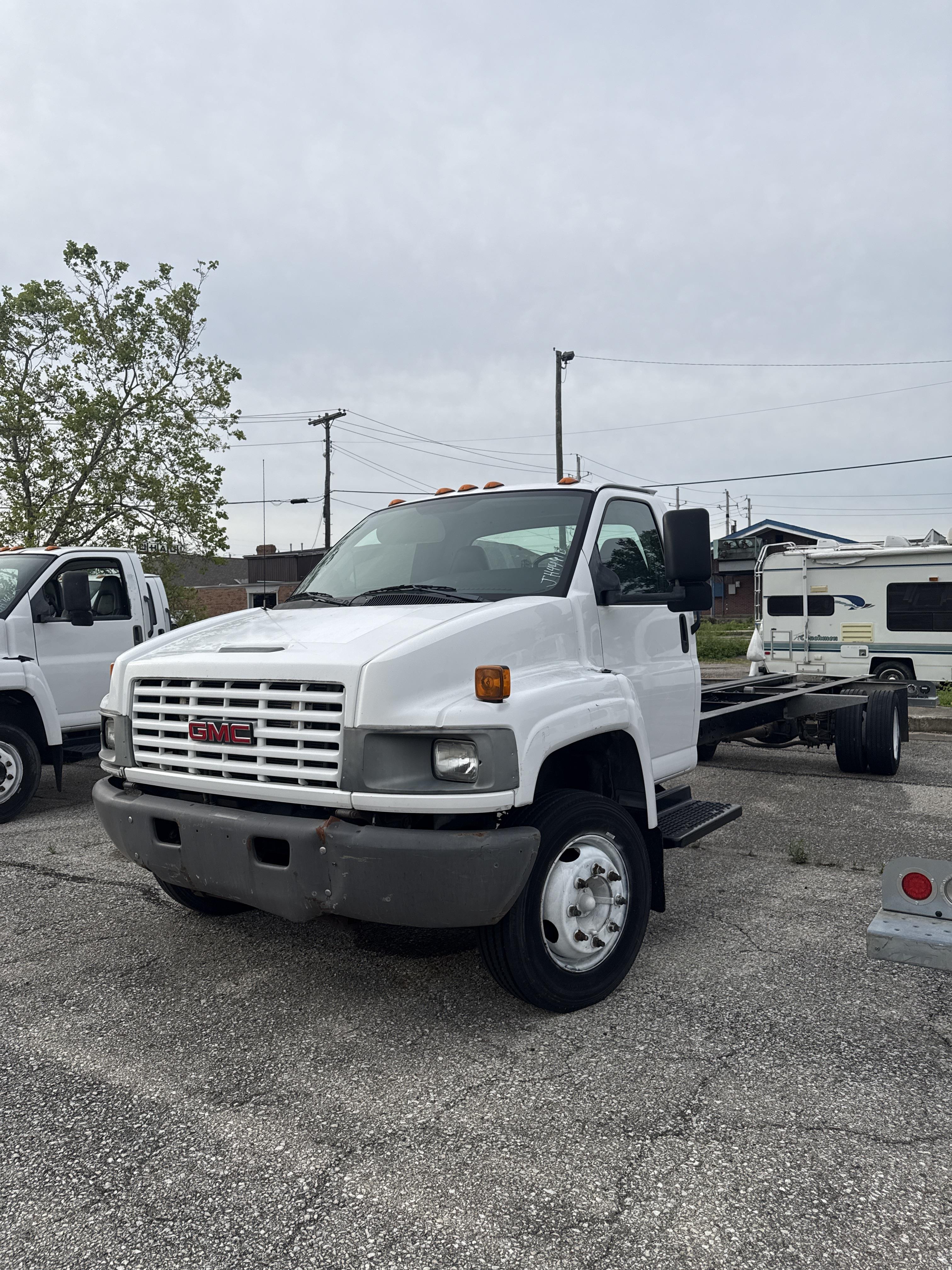 Used 2008 26 ' Cab and Chassis for sale