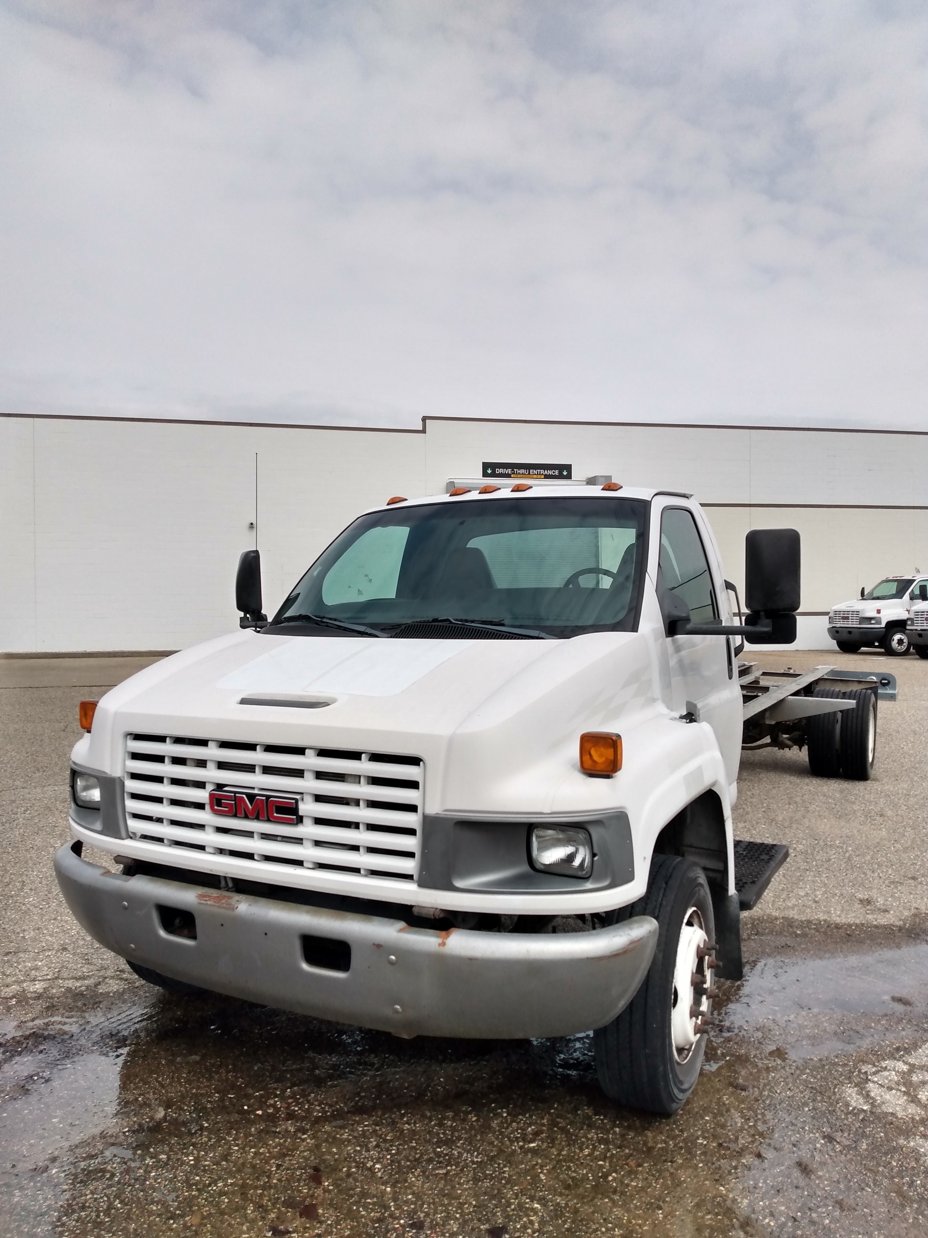 Used 2008 26 ' Cab and Chassis for sale