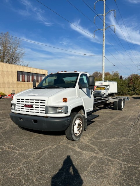 Used 2008 26 ' Cab and Chassis for sale