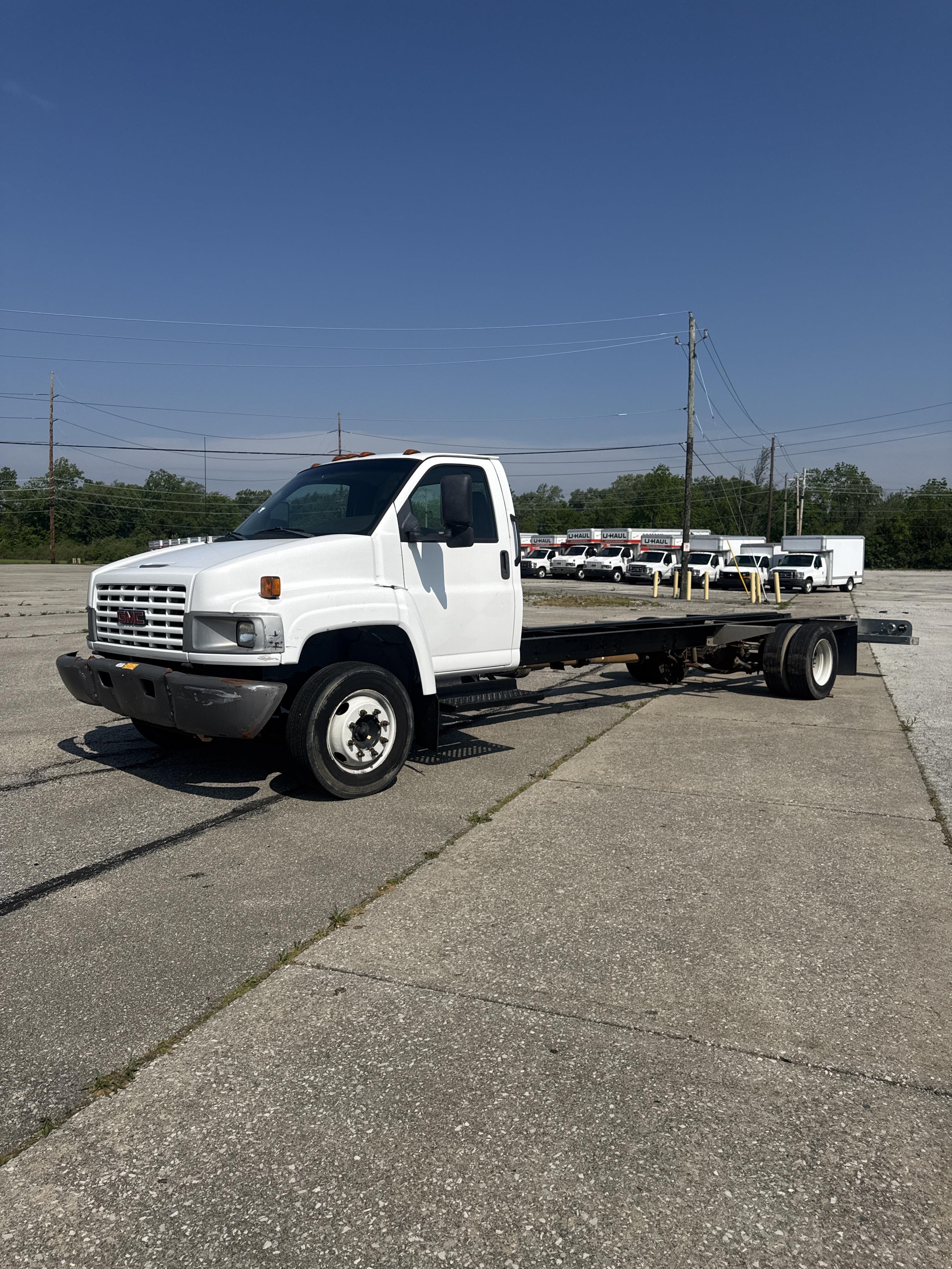 Used 2008 26 ' Cab and Chassis for sale