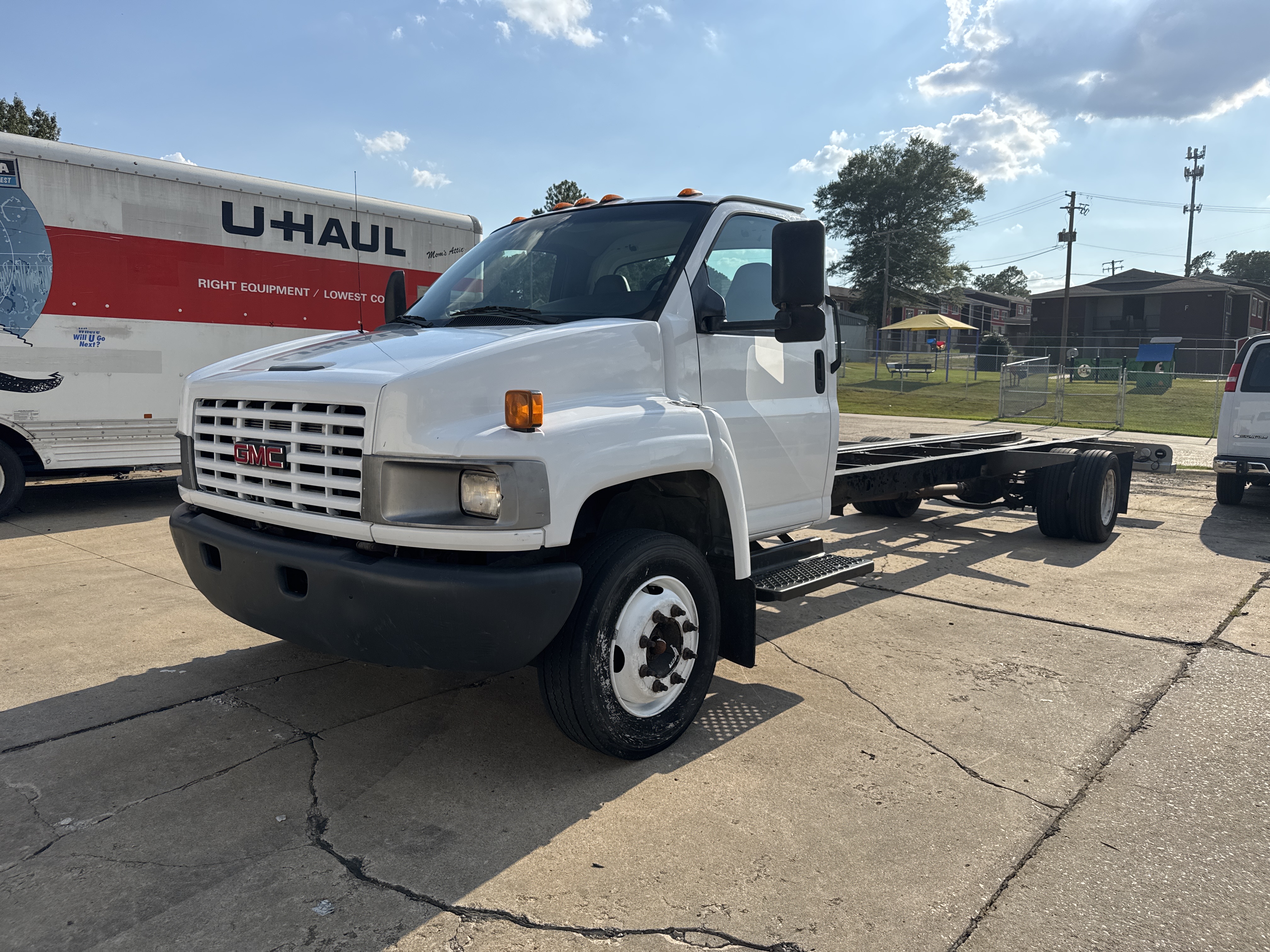 Used 2008 26 ' Cab and Chassis for sale