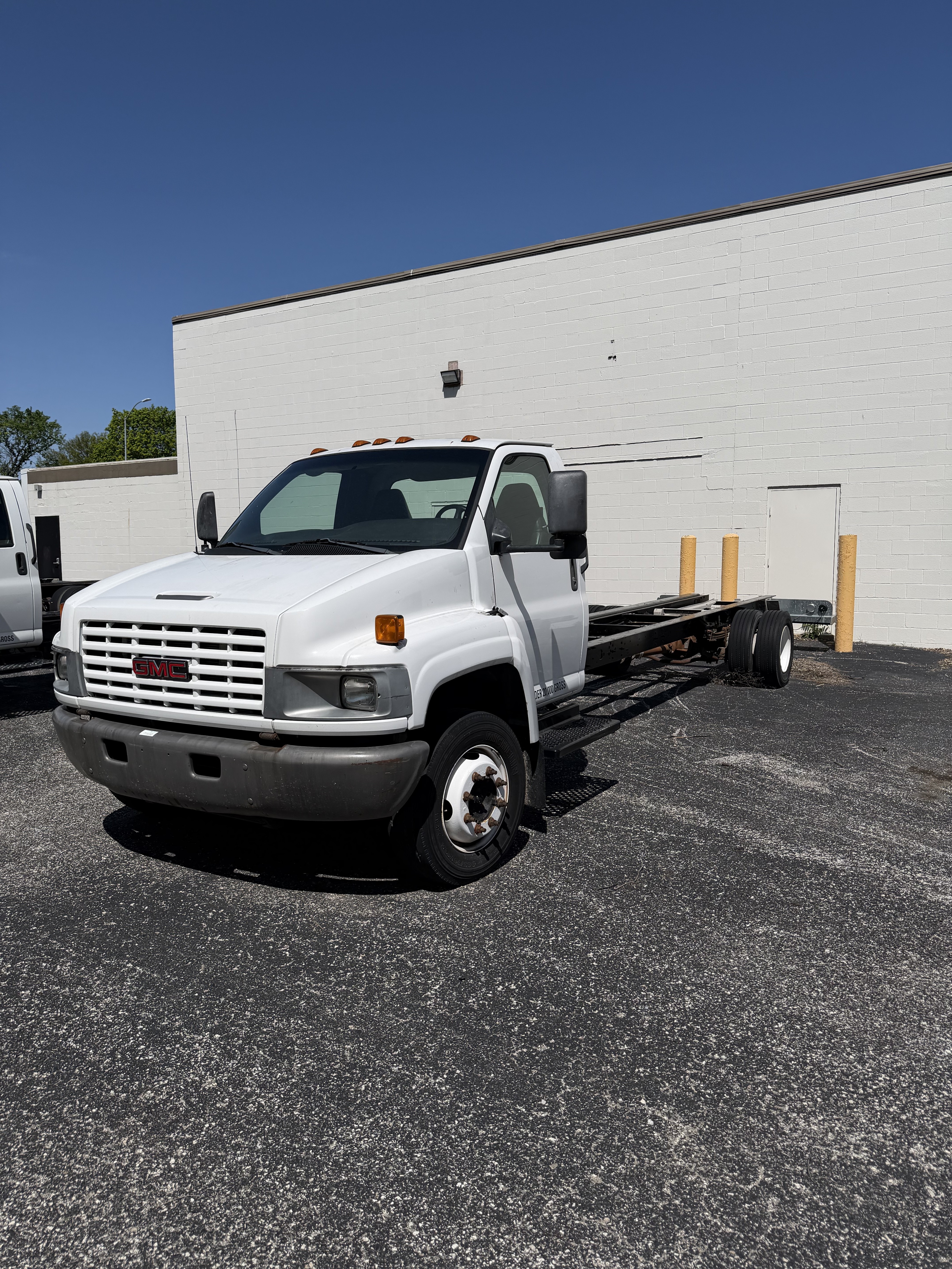 Used 2008 26 ' Cab and Chassis for sale
