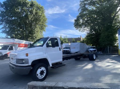 Used 2008 26 ' Cab and Chassis for sale