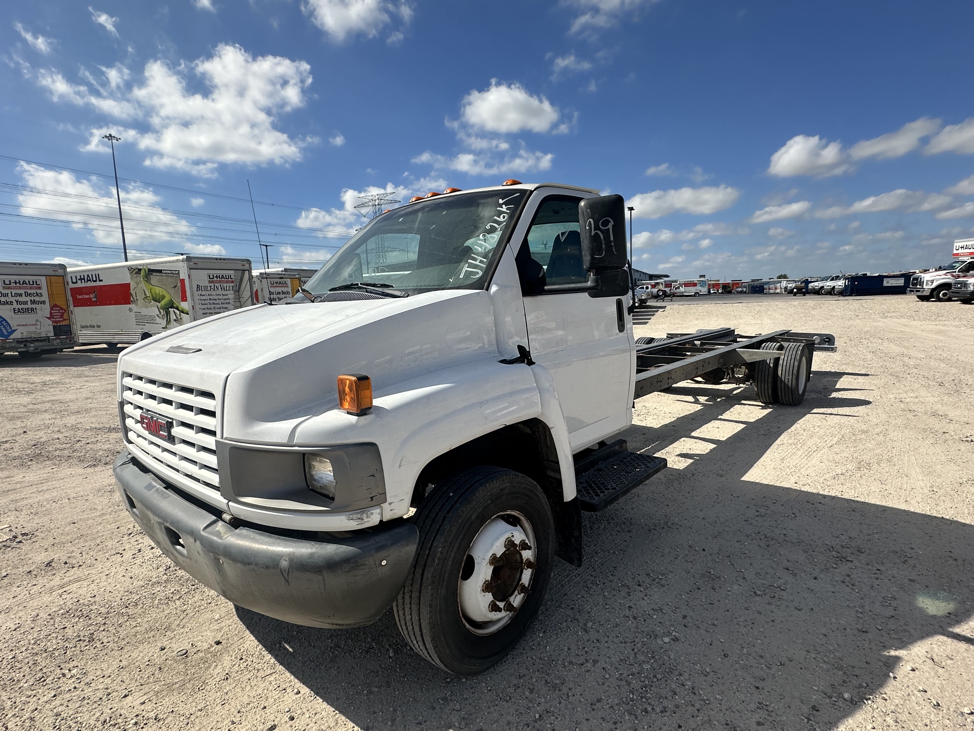 Used 2005 26 ' Cab and Chassis for sale
