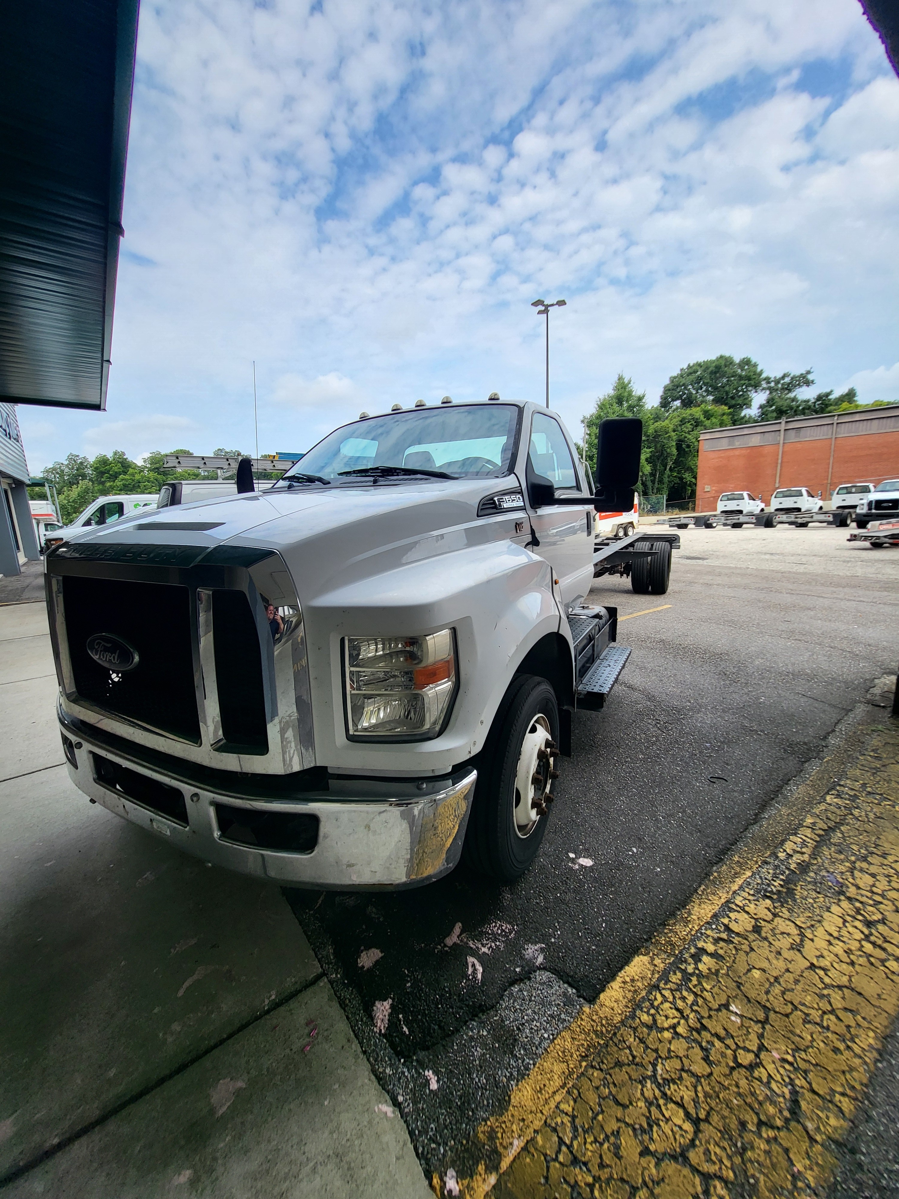Used 2016 26 ' Cab and Chassis for sale