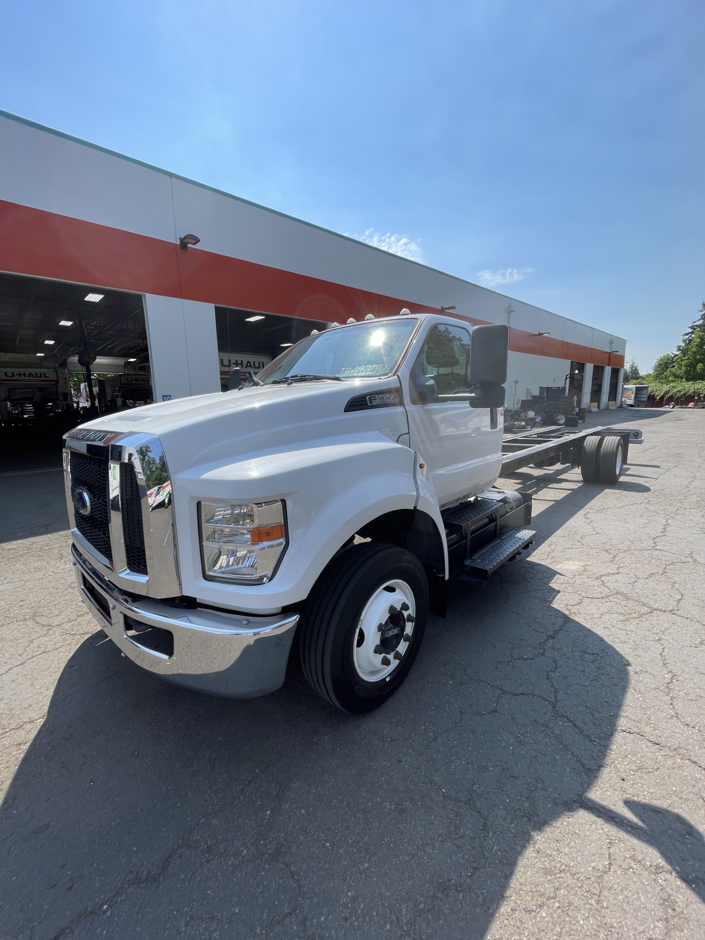 Used 2016 26 ' Cab and Chassis for sale