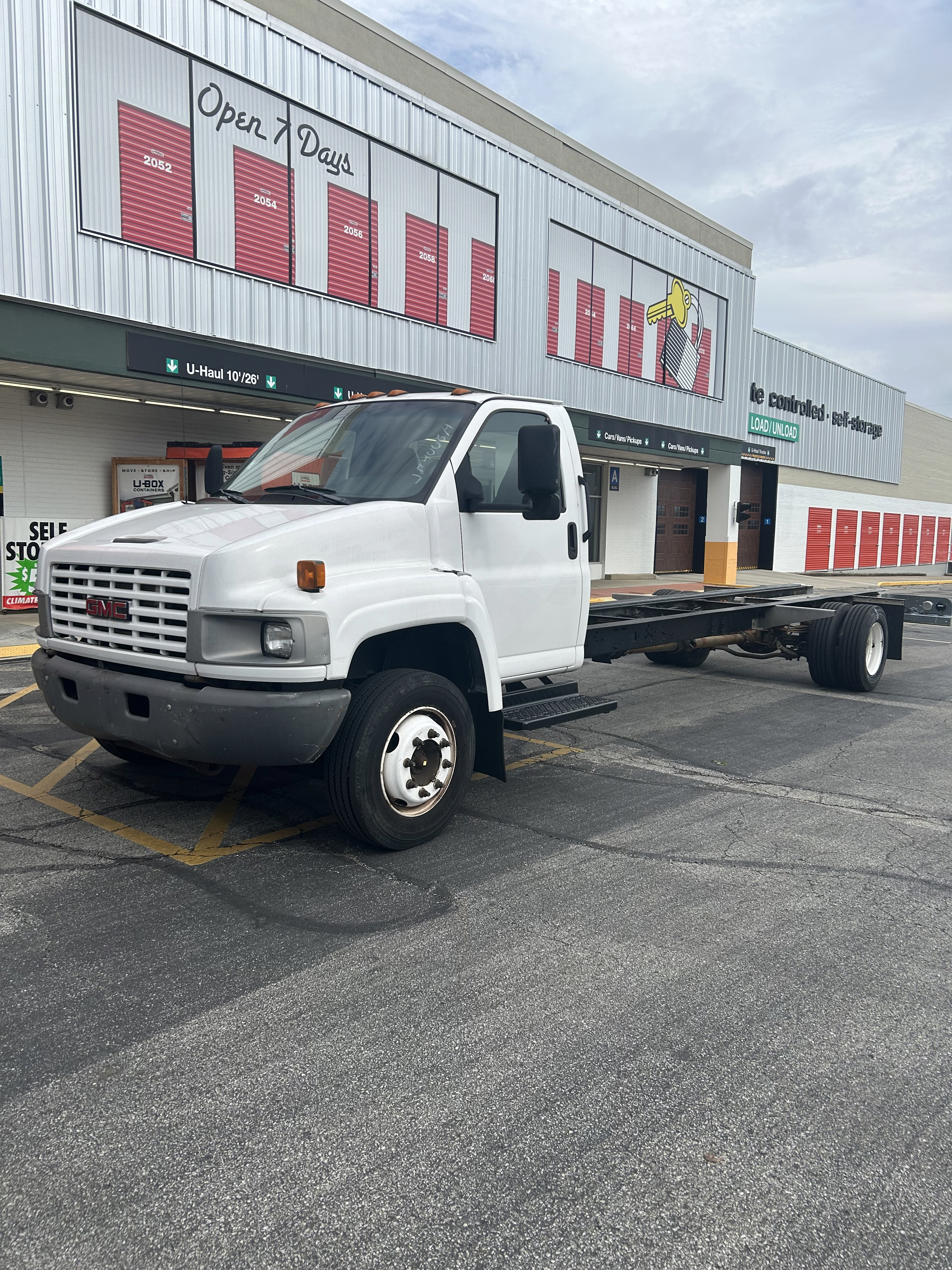 Used 2008 26 ' Cab and Chassis for sale