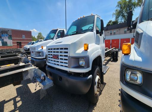 Used 2008 26 ' Cab and Chassis for sale