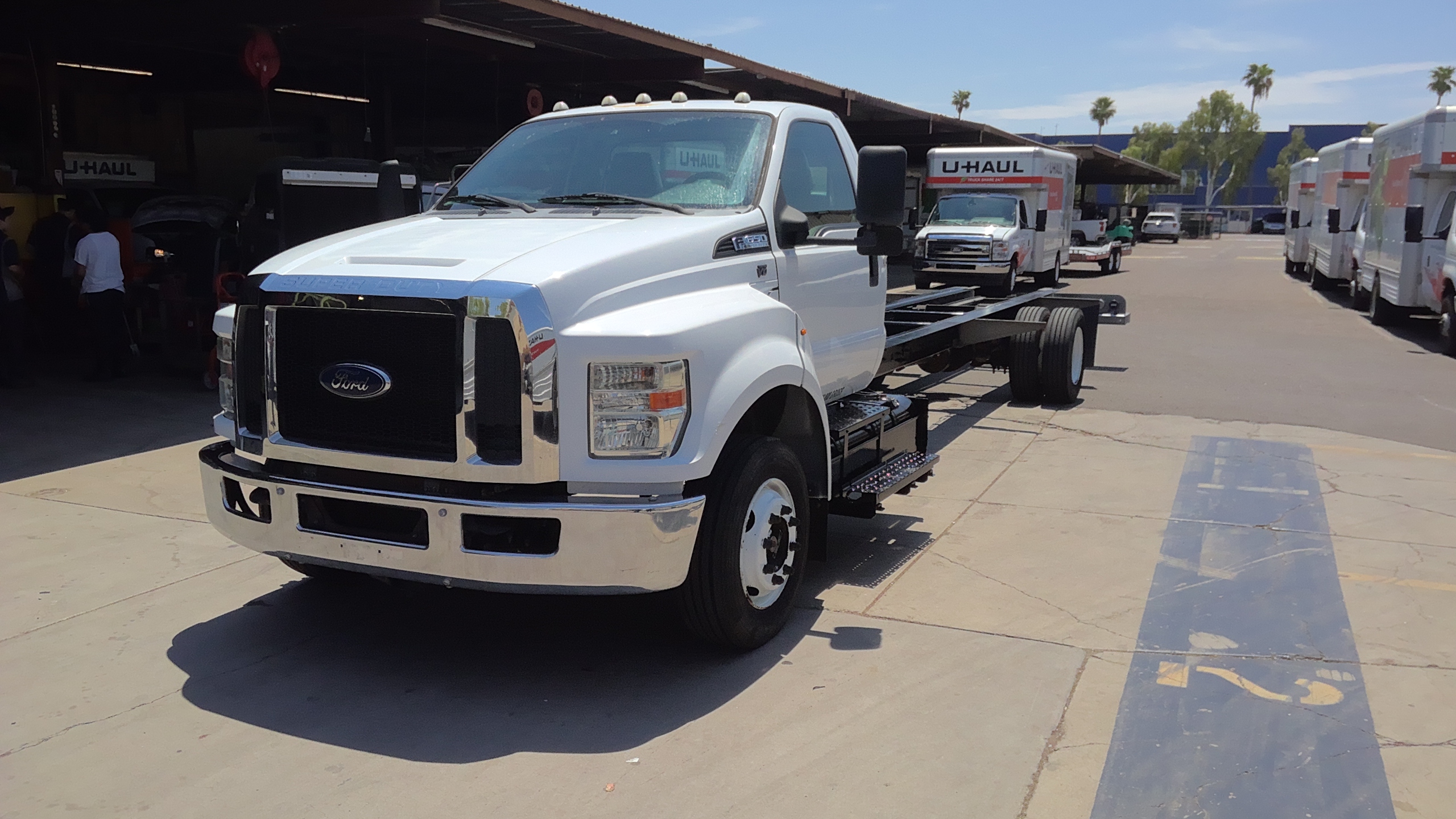 Used 2016 26 ' Cab and Chassis for sale