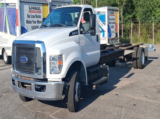 Used 2016 26 ' Cab and Chassis for sale