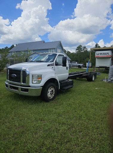 Used 2016 26 ' Cab and Chassis for sale