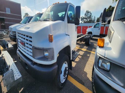Used 2005 26 ' Cab and Chassis for sale