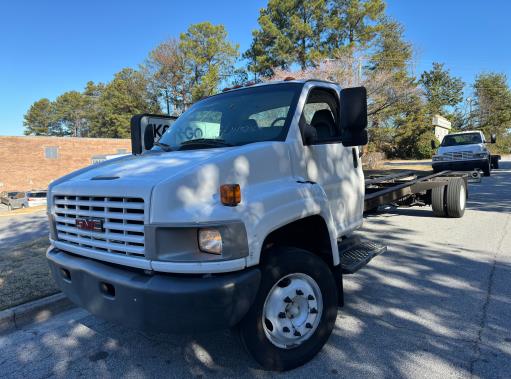 Used 2005 26 ' Cab and Chassis for sale