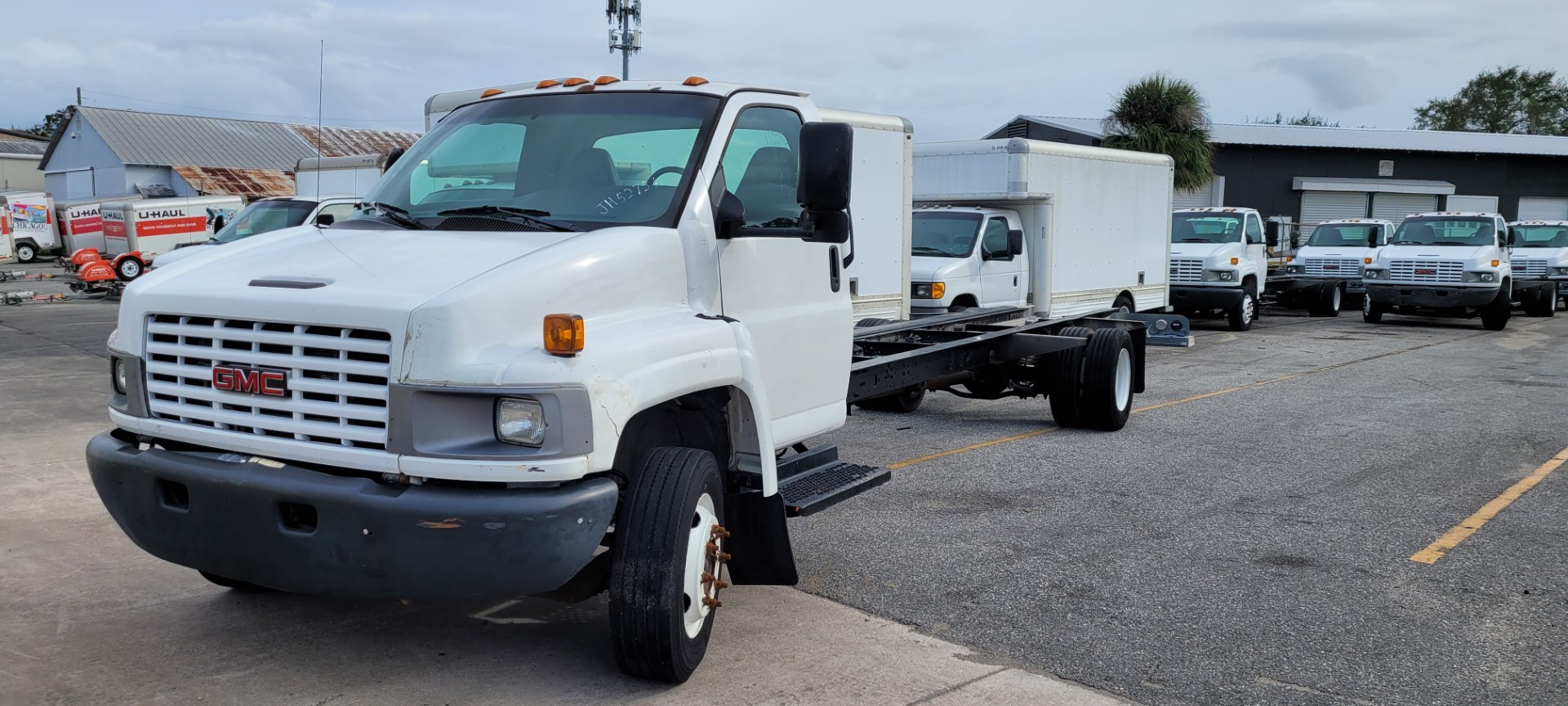 Used 2005 26 ' Cab and Chassis for sale