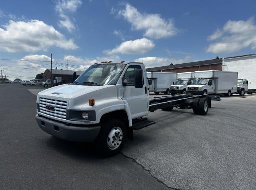 Used 2005 26 ' Cab and Chassis for sale