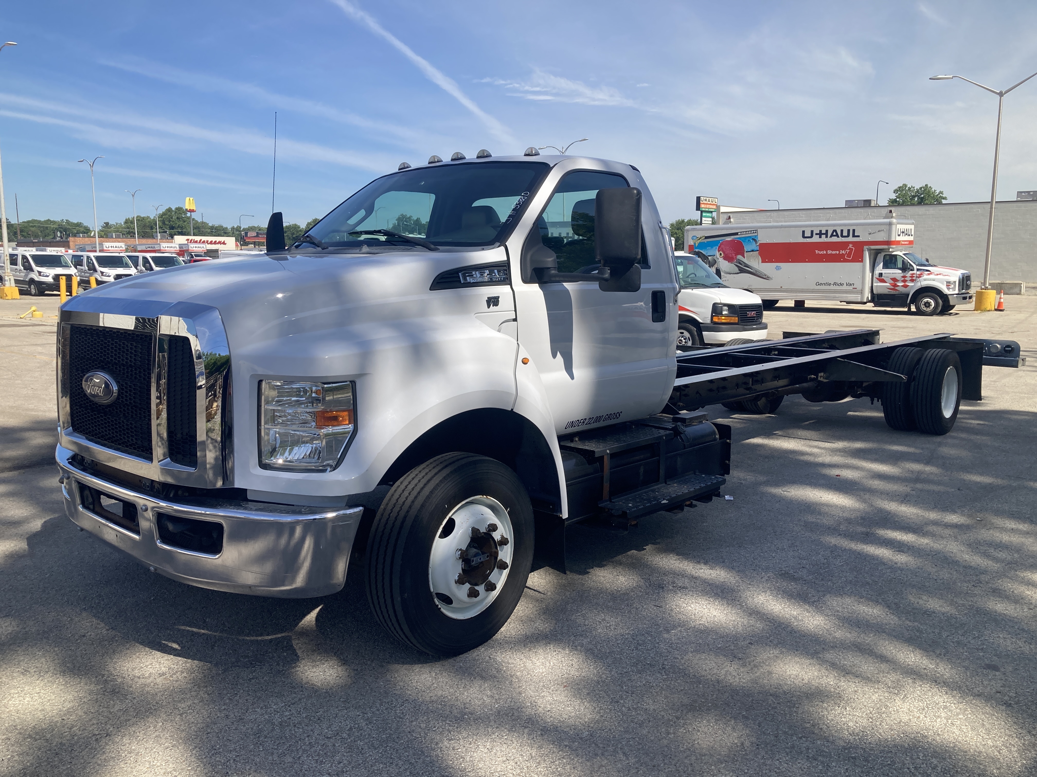Used 2016 26 ' Cab and Chassis for sale
