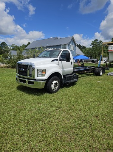 Used 2016 26 ' Cab and Chassis for sale