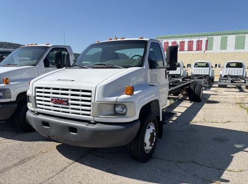 Used 2005 26 ' Cab and Chassis for sale