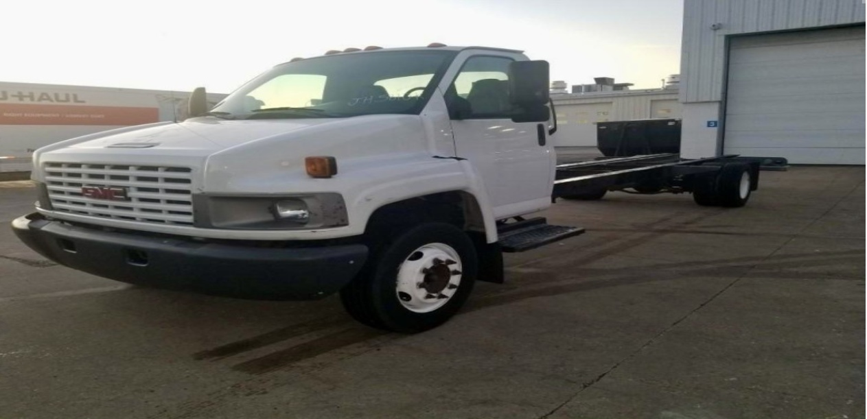Used 2005 26 ' Cab and Chassis for sale
