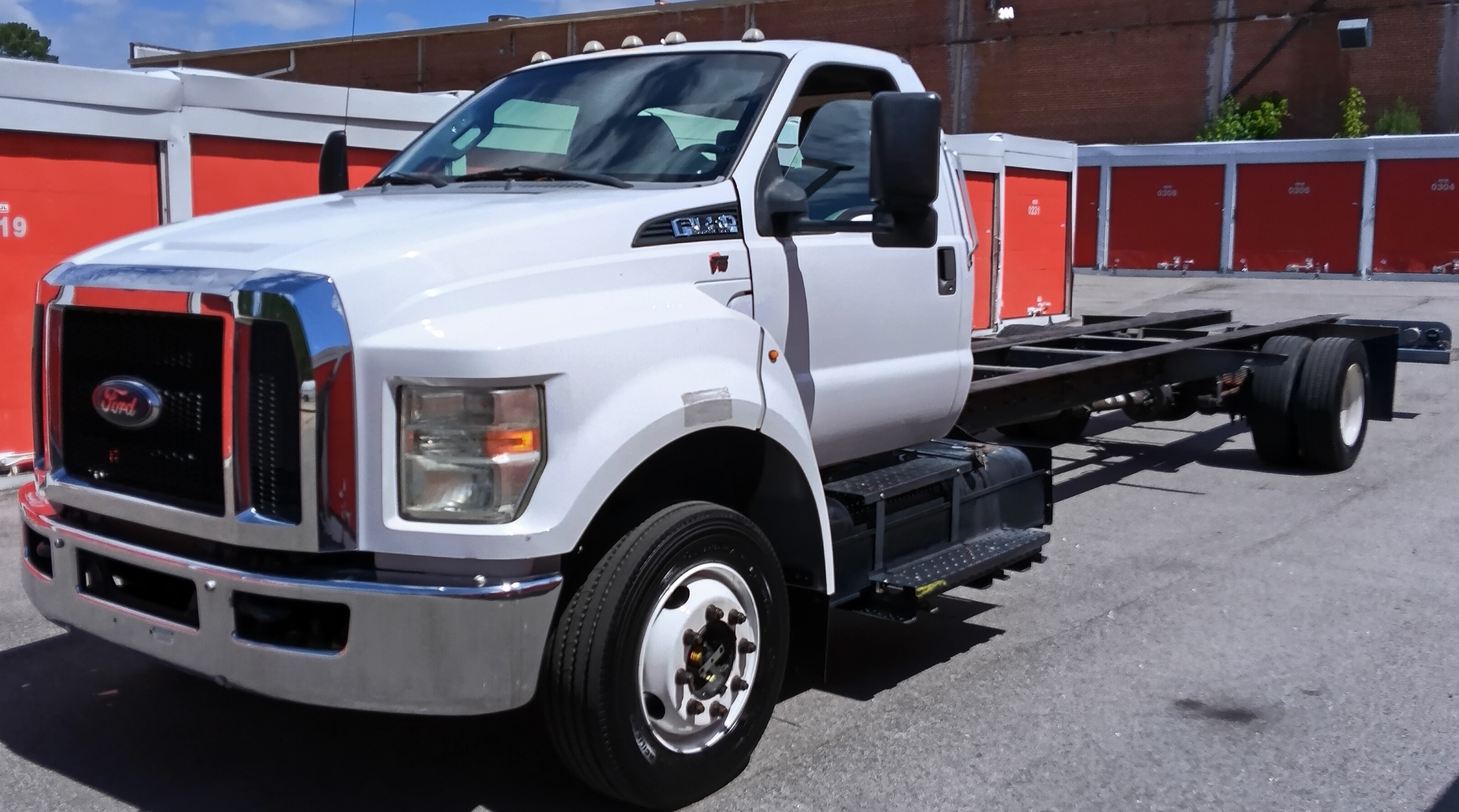 Used 2016 26 ' Cab and Chassis for sale
