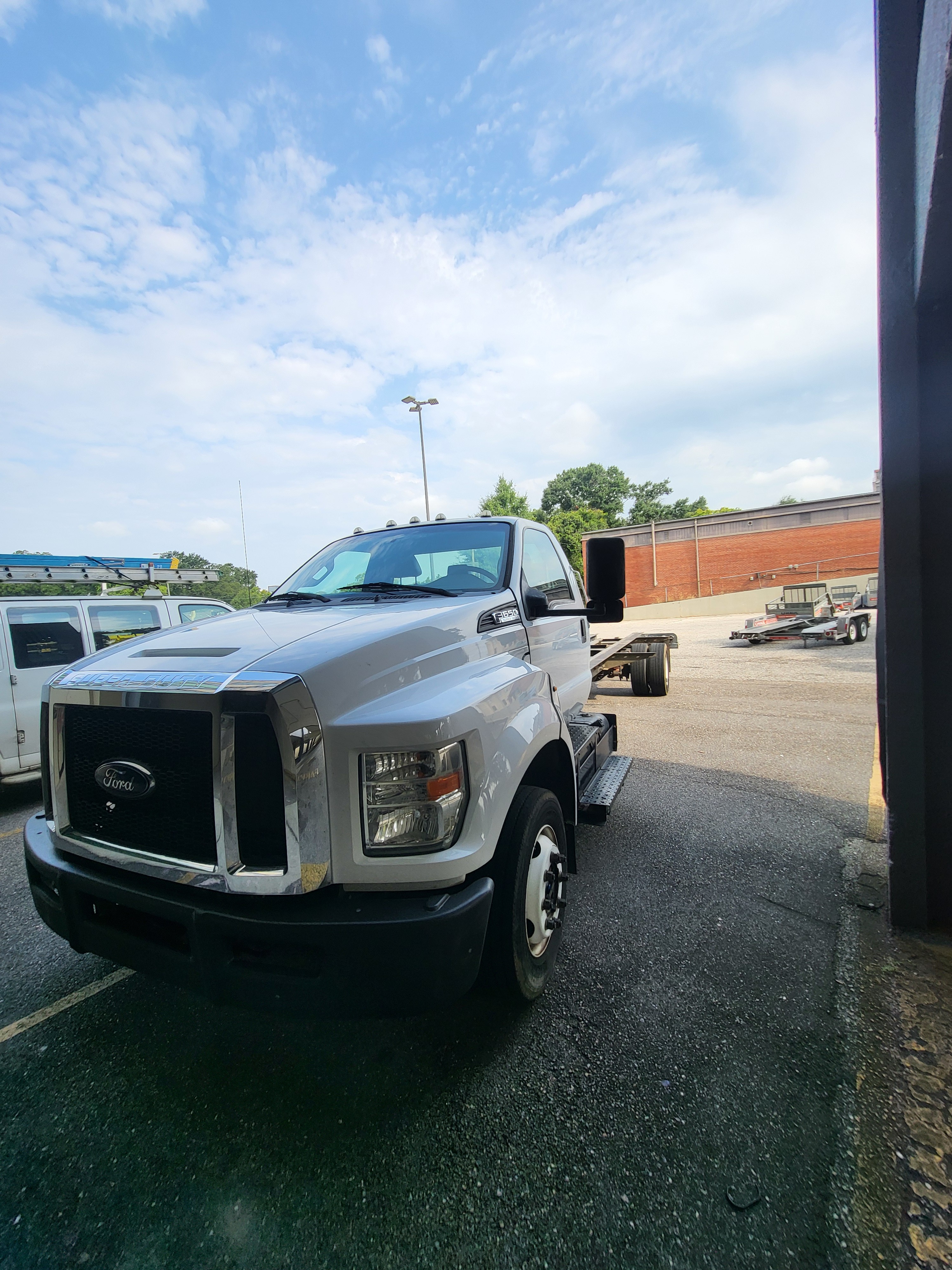 Used 2016 26 ' Cab and Chassis for sale