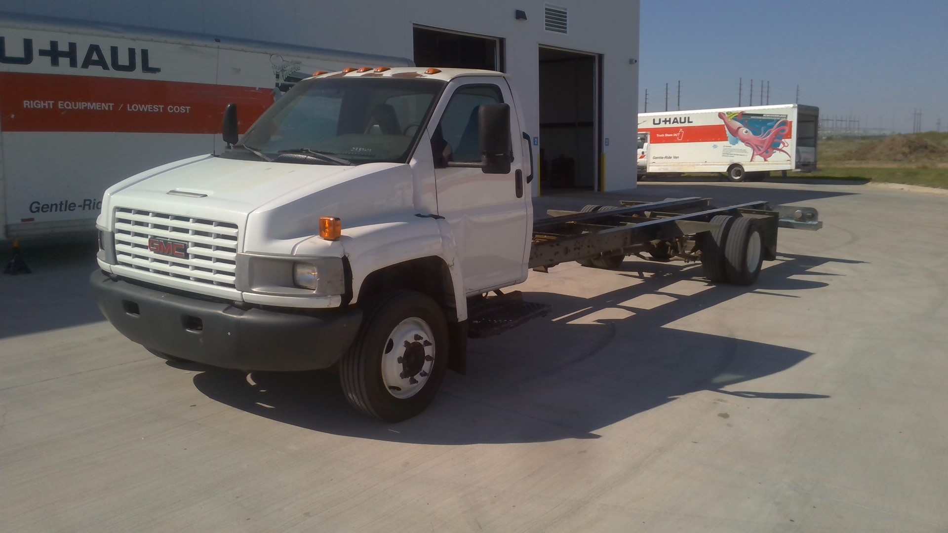 Used 2005 26 ' Cab and Chassis for sale