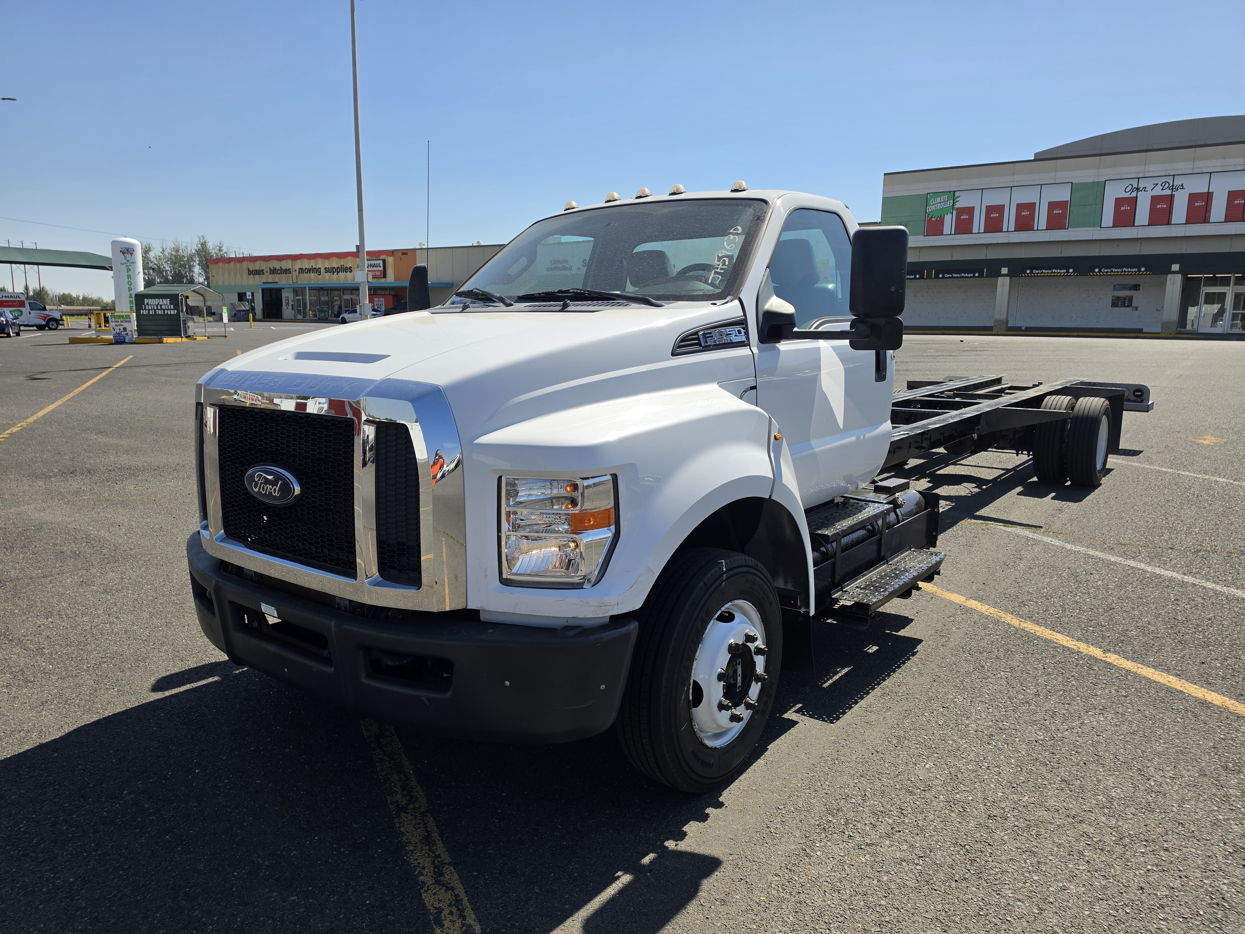 Used 2016 26 ' Cab and Chassis for sale