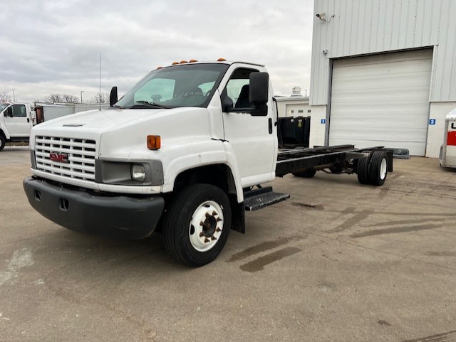 Used 2005 26 ' Cab and Chassis for sale