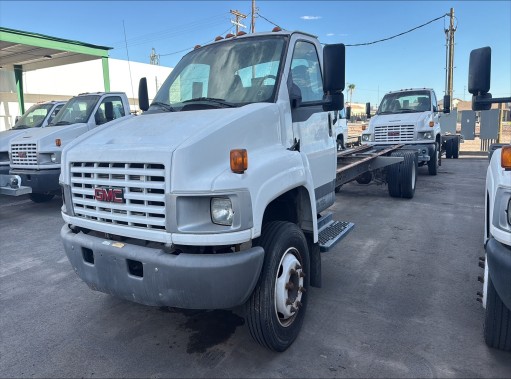 Used 2005 26 ' Cab and Chassis for sale