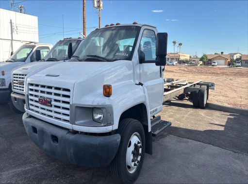 Used 2005 26 ' Cab and Chassis for sale