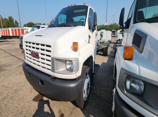 Used 2005 26 ' Cab and Chassis for sale
