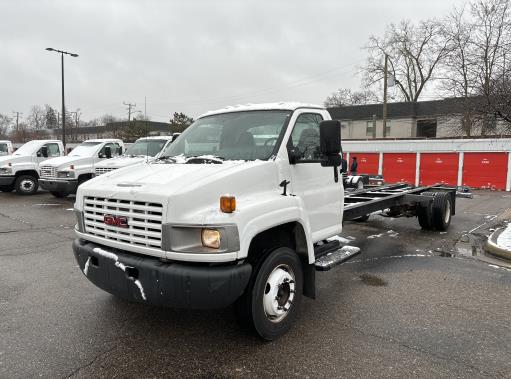 Used 2005 26 ' Cab and Chassis for sale