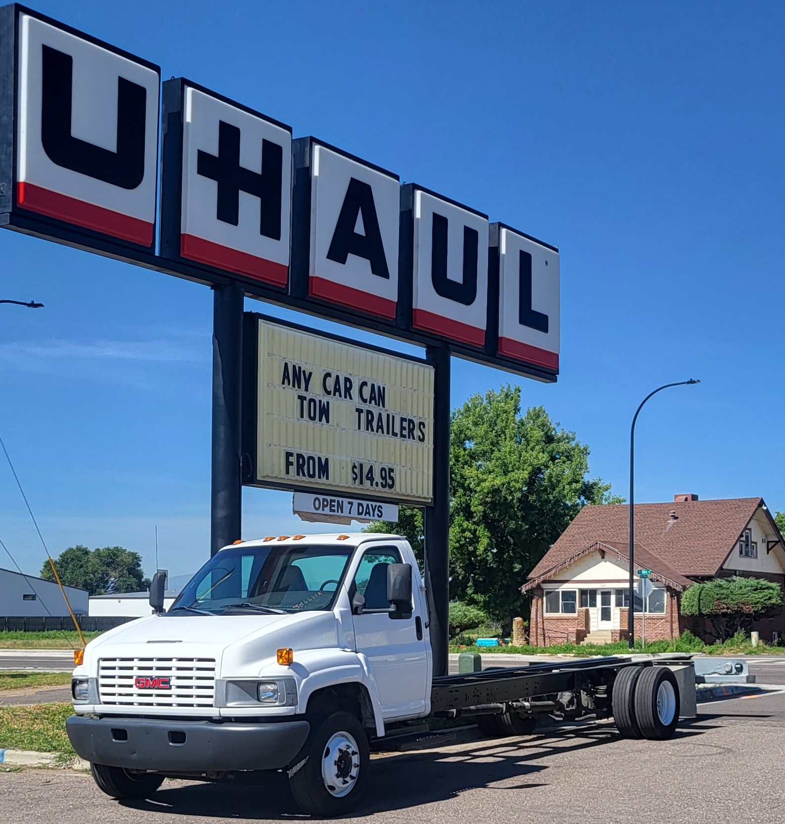 Used 2005 26 ' Cab and Chassis for sale