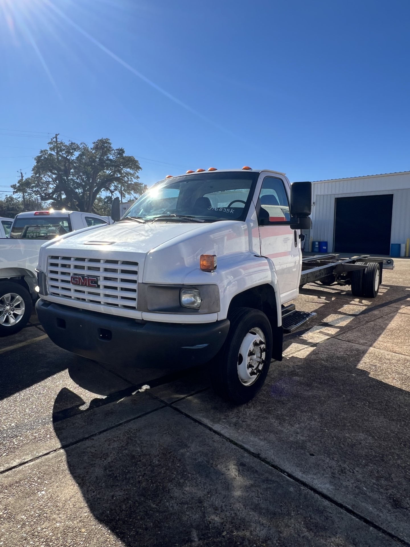 Used 2005 26 ' Cab and Chassis for sale