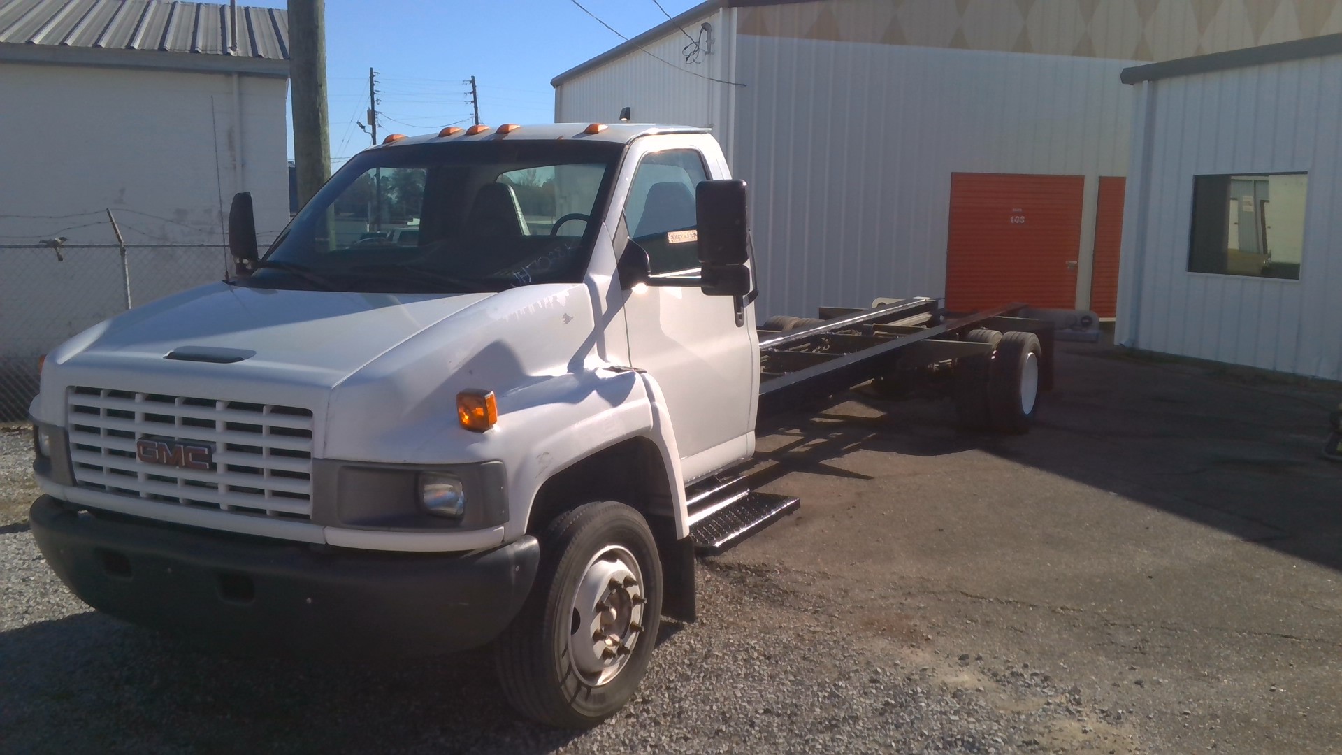 Used 2005 26 ' Cab and Chassis for sale