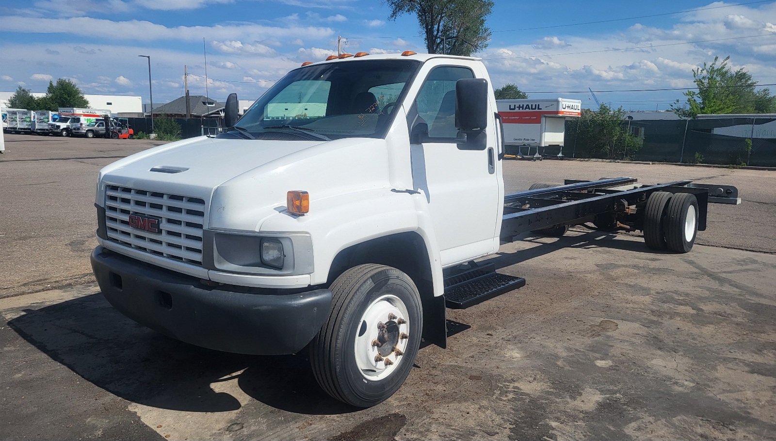 Used 2005 26 ' Cab and Chassis for sale