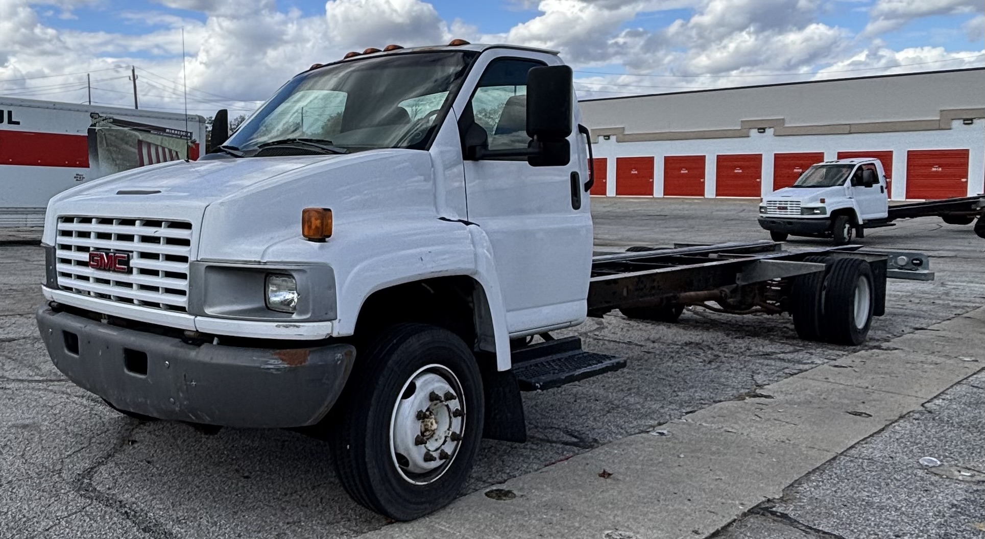 Used 2005 26 ' Cab and Chassis for sale