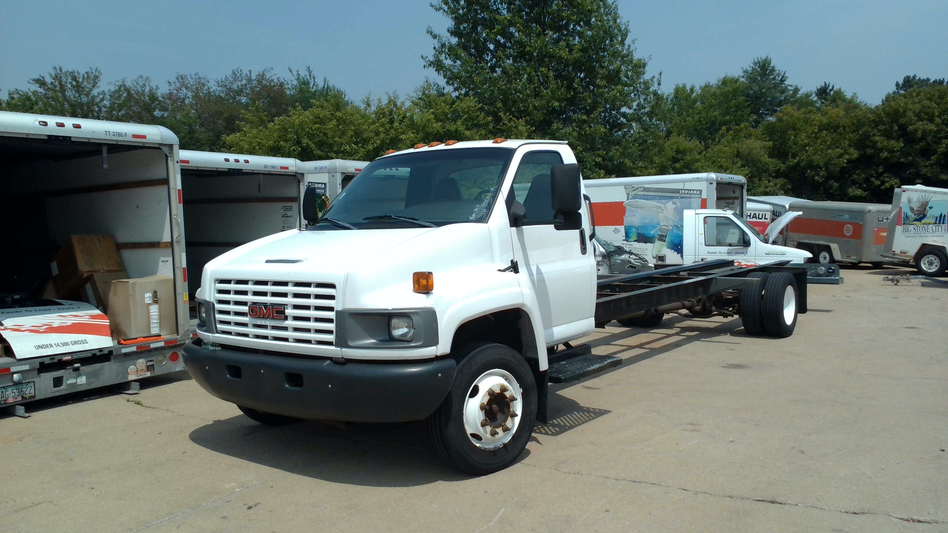 Used 2005 26 ' Cab and Chassis for sale