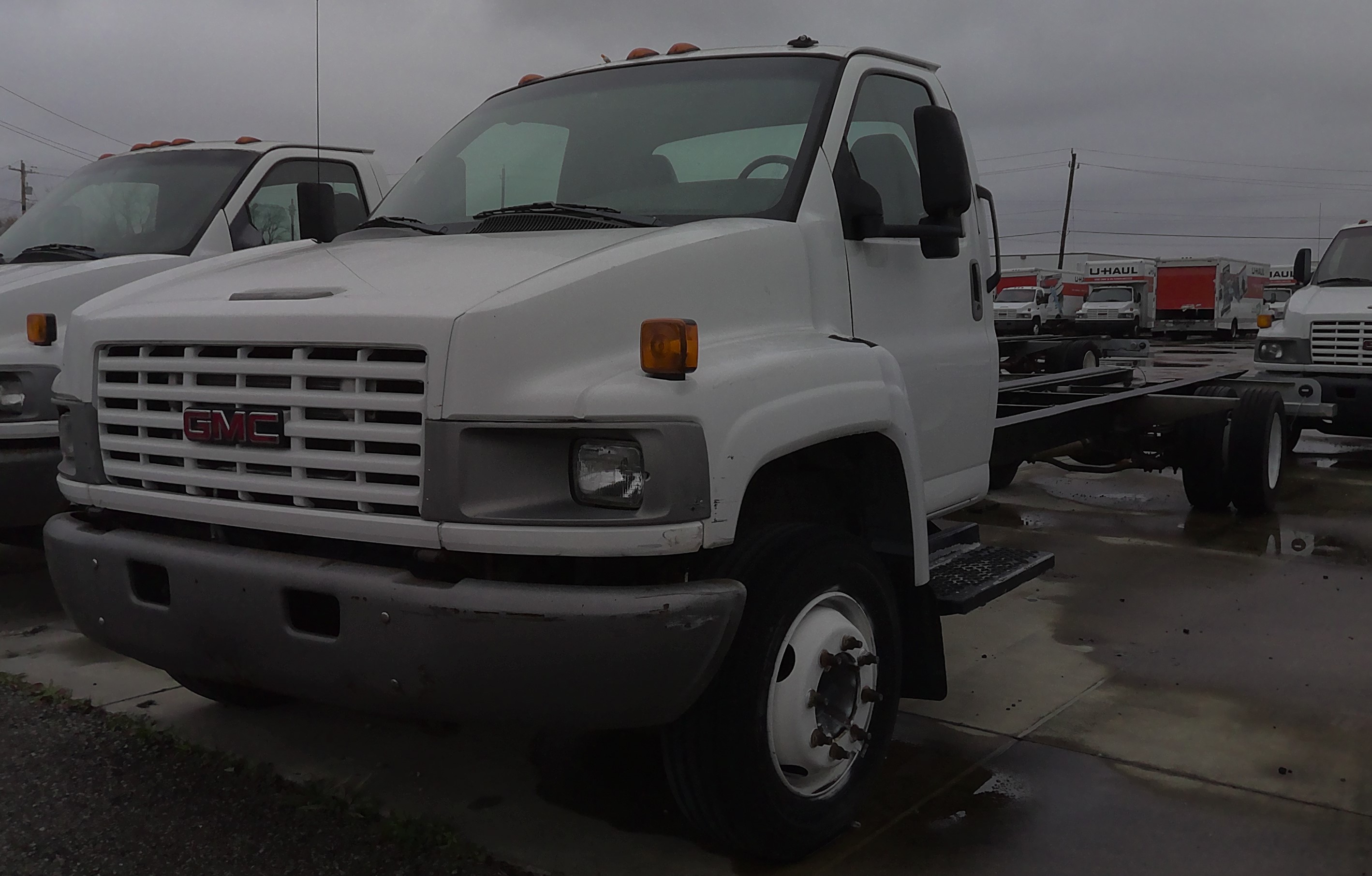 Used 2005 26 ' Cab and Chassis for sale