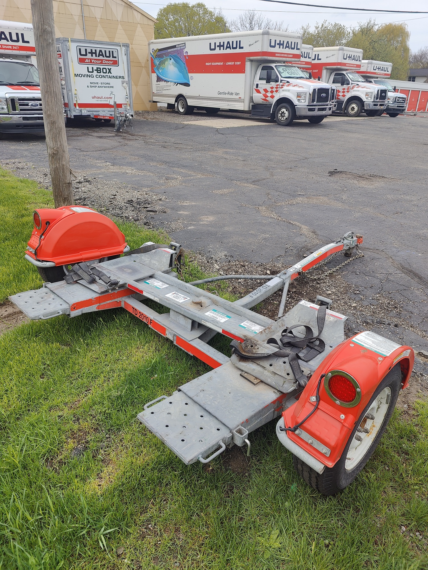 2013 carretilla de remolque a la venta en Lansing, MI 48906 | U-Haul Truck  Sales