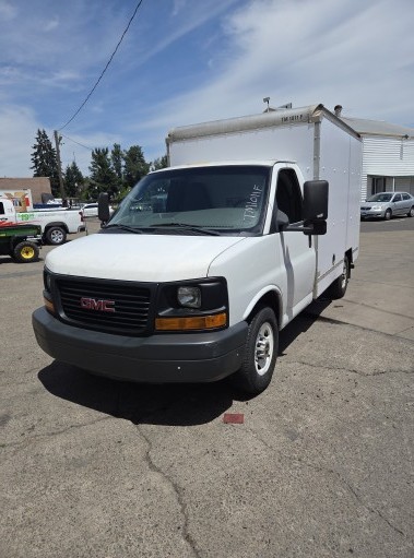 Used 2012 10 ' Box Truck for sale