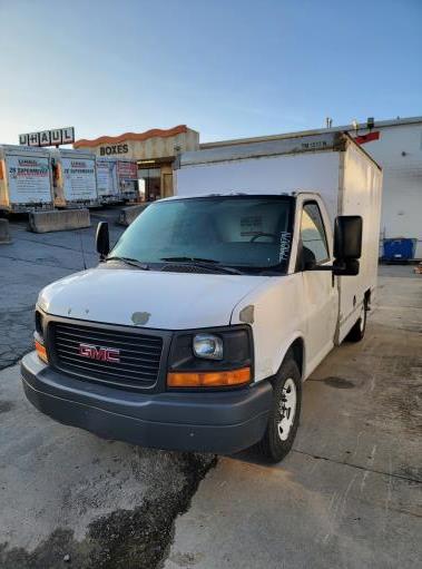 Used 2011 10 ' Box Truck for sale
