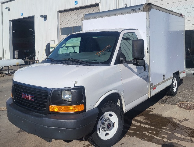 Camion usagé avec fourgon 2013 10 pi à vendre