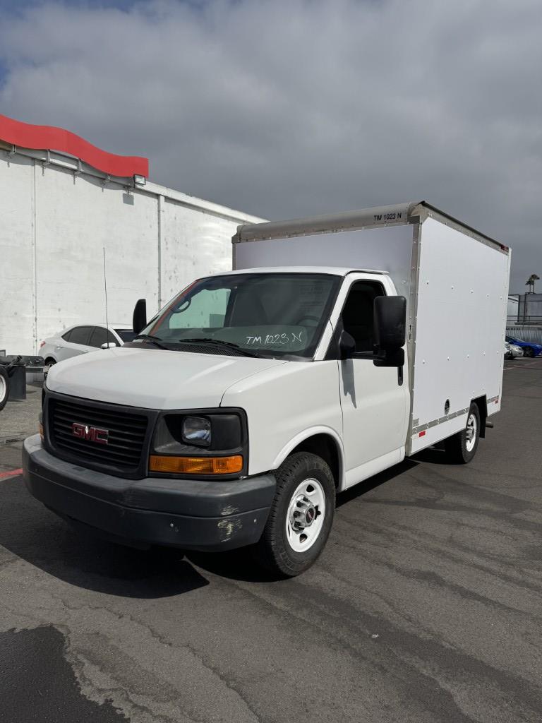 Used 2011 10 ' Box Truck for sale