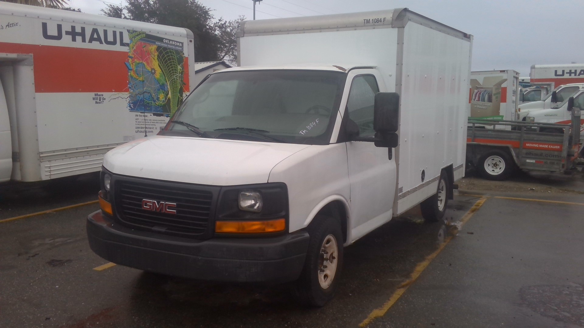 Camion usagé avec fourgon 2012 10 pi à vendre