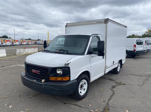 Used 2011 10 ' Box Truck for sale