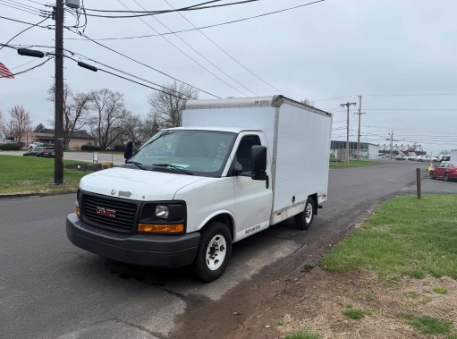 Used 2013 10 ' Box Truck for sale