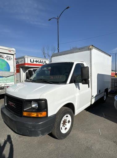 Camion usagé avec fourgon 2012 10 pi à vendre