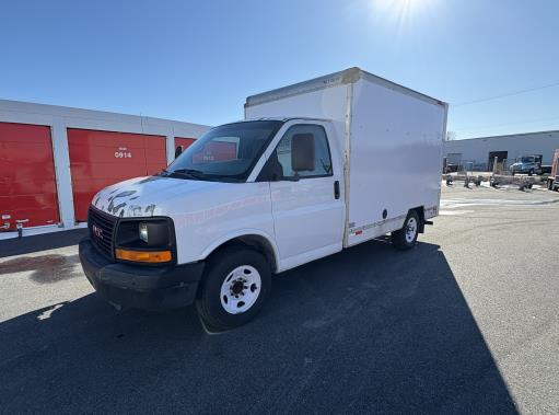 Used 2011 10 ' Box Truck for sale
